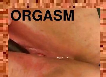 clitoris-bagian-atas-vagina-paling-sensitif, orgasme, vagina-pussy, muncrat, cumshot-keluarnya-sperma, wanita-gemuk-yang-cantik, gemuk, basah