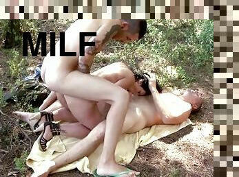 Tattooed MILF With Big Booty Takes Two American Cocks At Once