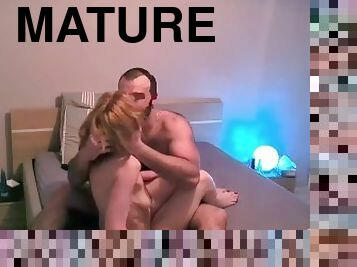 vecchi, amatoriali, rapporti-anali, maturi, pompini, mammine-mature, video-casalinghi, mamme, spruzzi-di-sperma, piedi