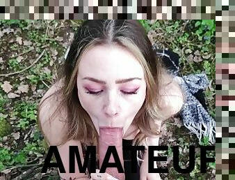 jeune francaise amateur suce une bite en exterieur/ teen French amateur sucks a dick outdoor