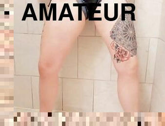 pissing, amatør, føtter, fetisj, alene, tattoo