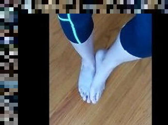 Amateur Girl Feet / Calves Teasing Compilation