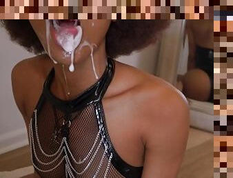 amatir, blowjob-seks-dengan-mengisap-penis, berkulit-hitam, deepthroat-penis-masuk-ke-tenggorokan, hitam, menelan, kotor, sperma, bokong, menggoda