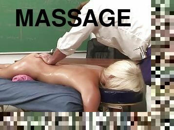 Gorgeous Blonde Gets Oil Massage & Fuck As Bonus