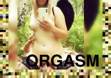 This hottie loves face riding to orgasm: female orgasm, face sitting