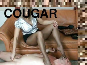 Saucy Blondie Cougar In Pantyhose Delivers