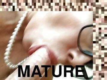 baignade, lunettes, femme, mature, fellation, ejaculation-sur-le-corps, milf, fellation-profonde, compilation, belle-femme-ronde