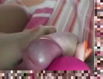 Footjob con palline vibranti