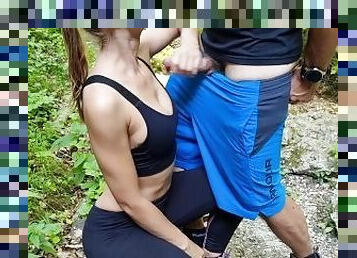 Girl get caught while giving handjob in public park