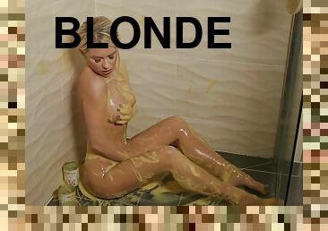 Kinky Custard Blonde Striptease