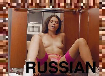 Gorgeous And Flexible Russian Model Making Her Pussy Super Wet In The Elevator