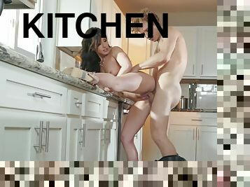 Jennifer White gets eaten out and shagged in the kitchen