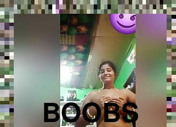 Sexy Boudi Shows Her Boobs