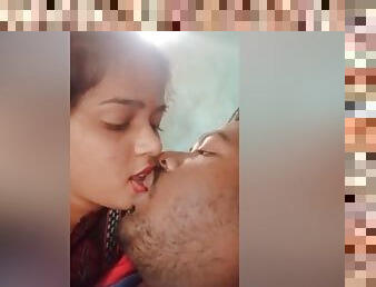 Today Exclusive- Desi Couple Kissing