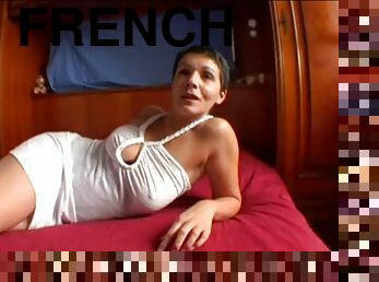 French mature Sophia is a real slut