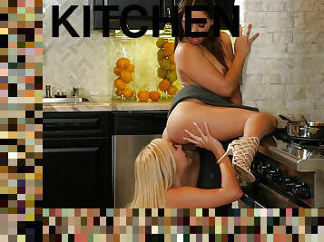 Licking pussies in the kitchen of Sara Luvv and Summer Day