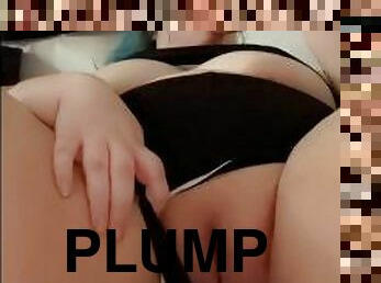 BBW Diane Ian Uses Vibrator up close on bare plump pussy