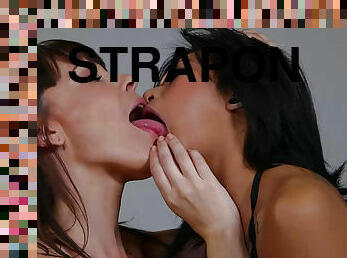 εγάλο̠ãτήθος̍, strapon, »εσβία̍-lesbian, àαιχνίδι̍, ³αμήσι̍, μσώρουχα̍, ºαβαλώντας̍, γγελος̍, çαστούκια̍