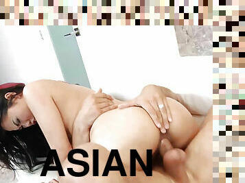 asiatiche, schizzi-di-umore, hardcore, gole-profonde, sperma, piccole, bagnate