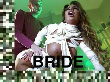 Mummy Elicia Solis fucked and facialed by a bridegroom in the basement