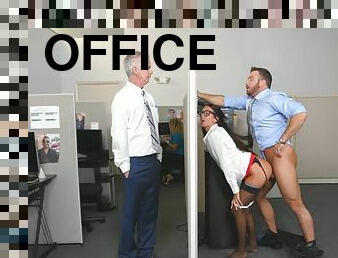 Stunning babe Aubrey Rose gets nailed hard in the office