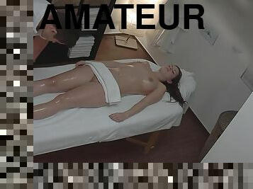 amateur porn lady needs twat massage - darkhaired babe