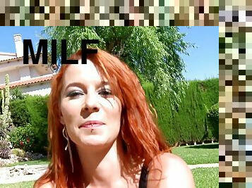 Redhead MILF - Dixie voulait de la grosse bite