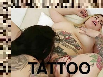 Draven Star wants to try her curvy tattooed roommate