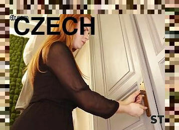 STUCK4K. Trapped in the Czech door shows her breasts to the man who penetrates her