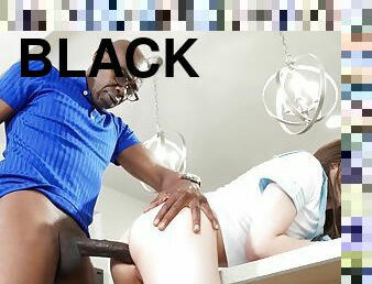 Big-dicked black daddy sodomizes t-girl