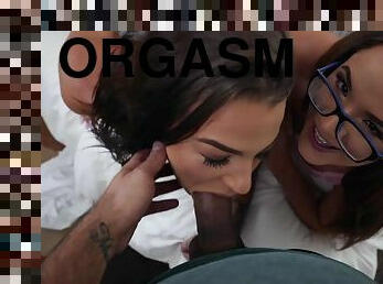 Orgasmic 3some with Evelin Stone & Callie Klein