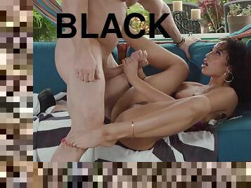 Sex affair with superb black stunner Alexis Tae