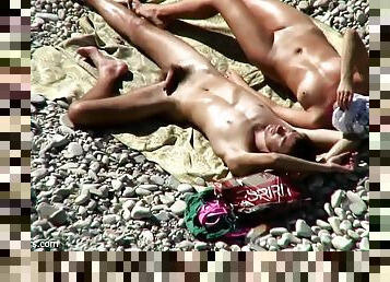 pubblici, amatoriali, giovanissime, videocamera, coppie, spiaggia, scene-rubate, voyeur, ragazza-fidanzata, giovani18