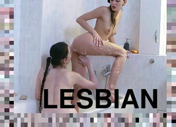 רחצה, כוס-pussy, לסבית-lesbian, נוער, יפה, מלאך