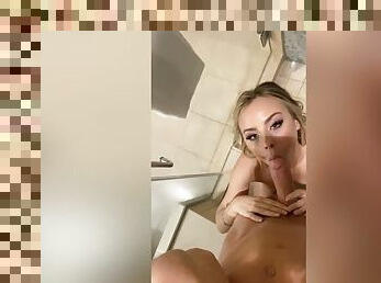 mandi, payudara-besar, blowjob-seks-dengan-mengisap-penis, gambarvideo-porno-secara-eksplisit-dan-intens, sudut-pandang, berambut-pirang, mandi-shower