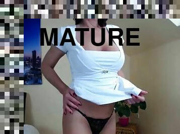 Mature amateur slut webcam show masturbate