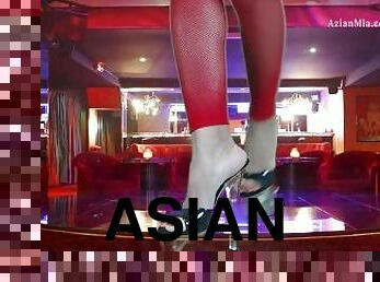 asiatiche, mammine-mature, piedi, spogliarelli, indumenti-a-rete, feticci, tacchi-alti, gambe, provocatorie