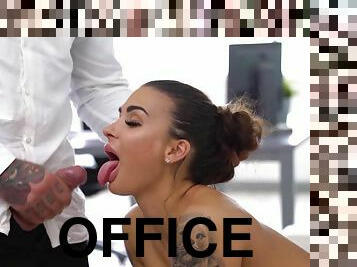 store-pupper, onani, kontor, blowjob, cumshot, strømper-stockings, busty, pupper, sjef, brunette