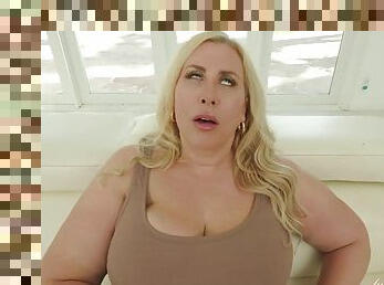 Orgasmic Blonde BBW Lila Lovely - solo masturbation