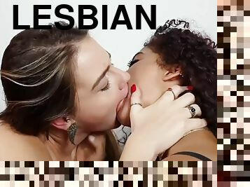 interraziali, lesbiche, latini, baci