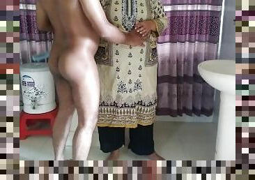 45 Year Old Neighbor Aunty Seduced Me By Seeing Her Big Ass While Combing Her Hair