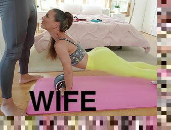 Sporty wife craves personal trainer's dick for nude anal sex