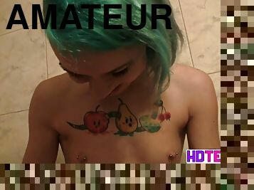 Tiny Emo Fingering pussies shower in bathtub