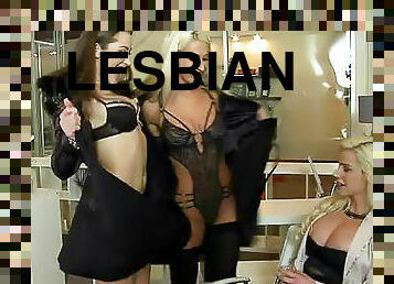 Lucky ladies make lesbian threesome