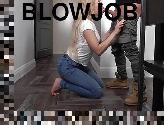 blowjob-seks-dengan-mengisap-penis, remaja, gambarvideo-porno-secara-eksplisit-dan-intens, berambut-pirang, bersetubuh, cowgirl-posisi-sex-wanita-di-atas-pria, realitas