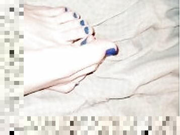 Femboy blue toes cum compilation ????????