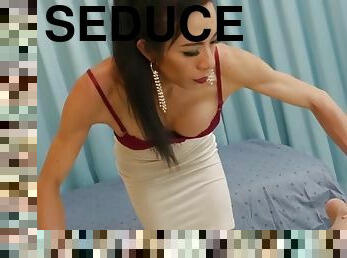 Ladyboy Masseur Vicky Seduces Her Customer