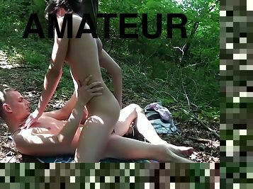 Amateur outdoor fuck