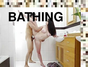 Big breasted lennox luxe fucked standing up in a bathroom