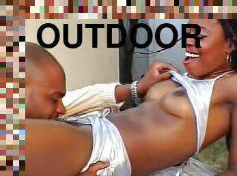 Outdoor sex with a slender leggy ebony